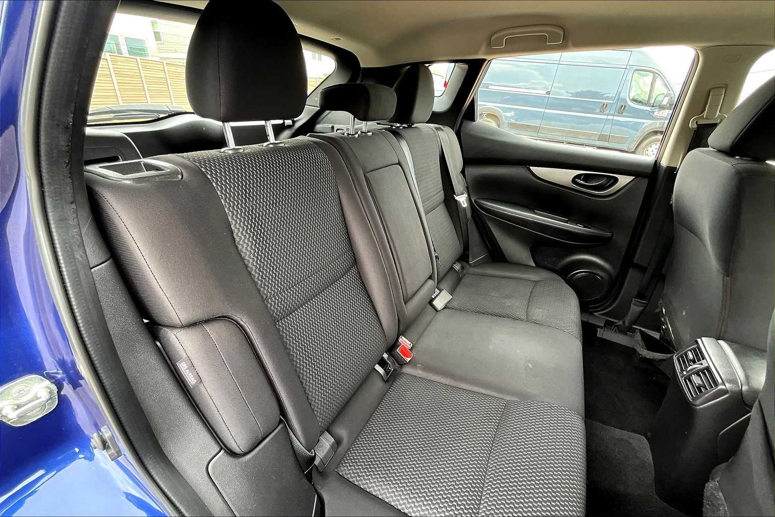 2020 Nissan Rogue Sport S photo 15