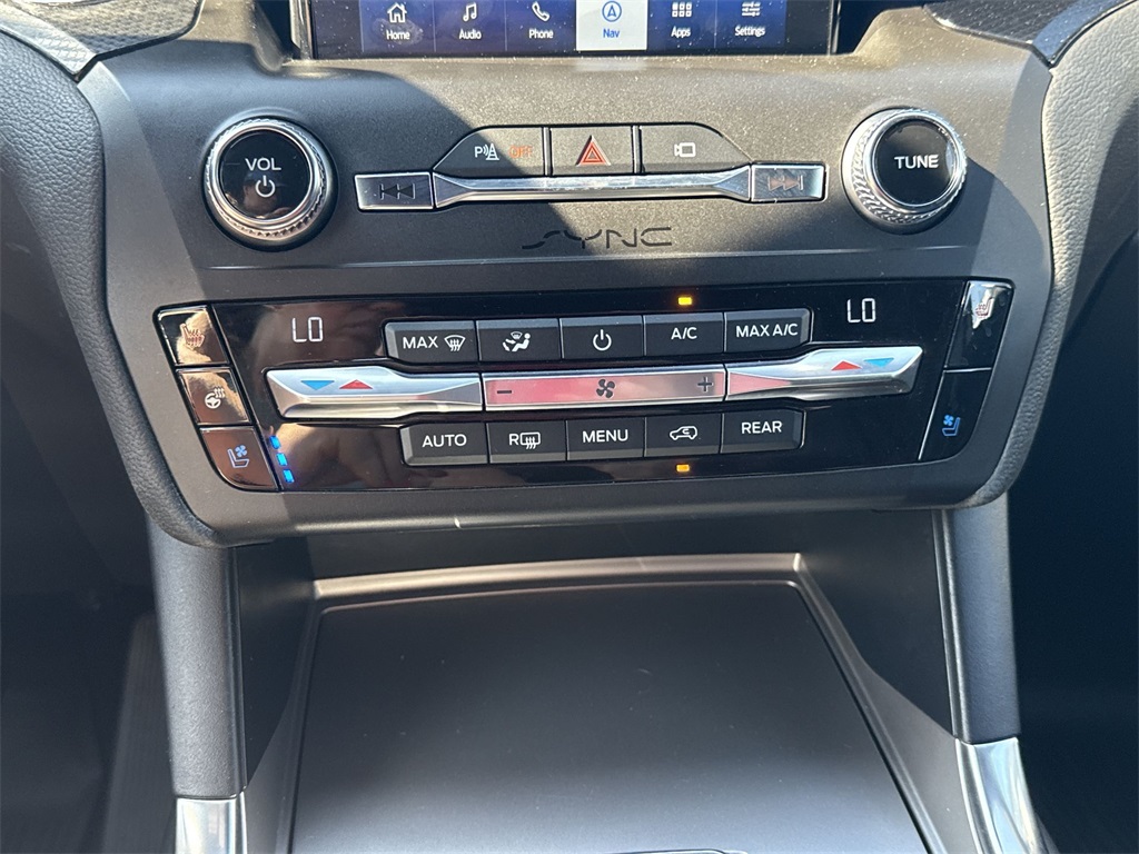2020 Ford Explorer ST photo 17