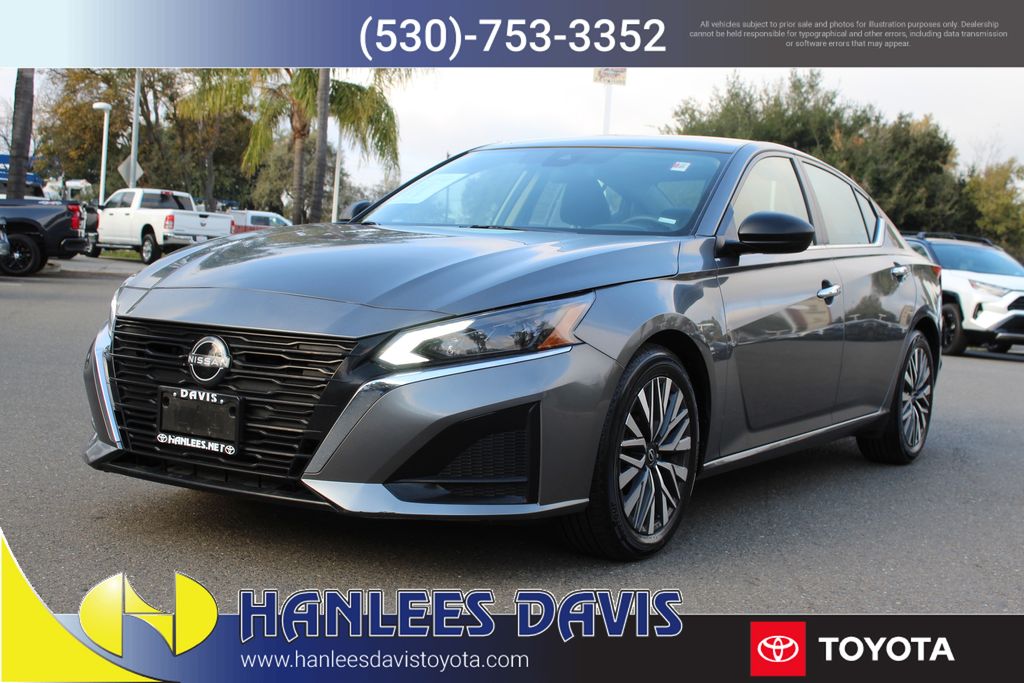 2024 Nissan Altima 2.5 SV photo 2