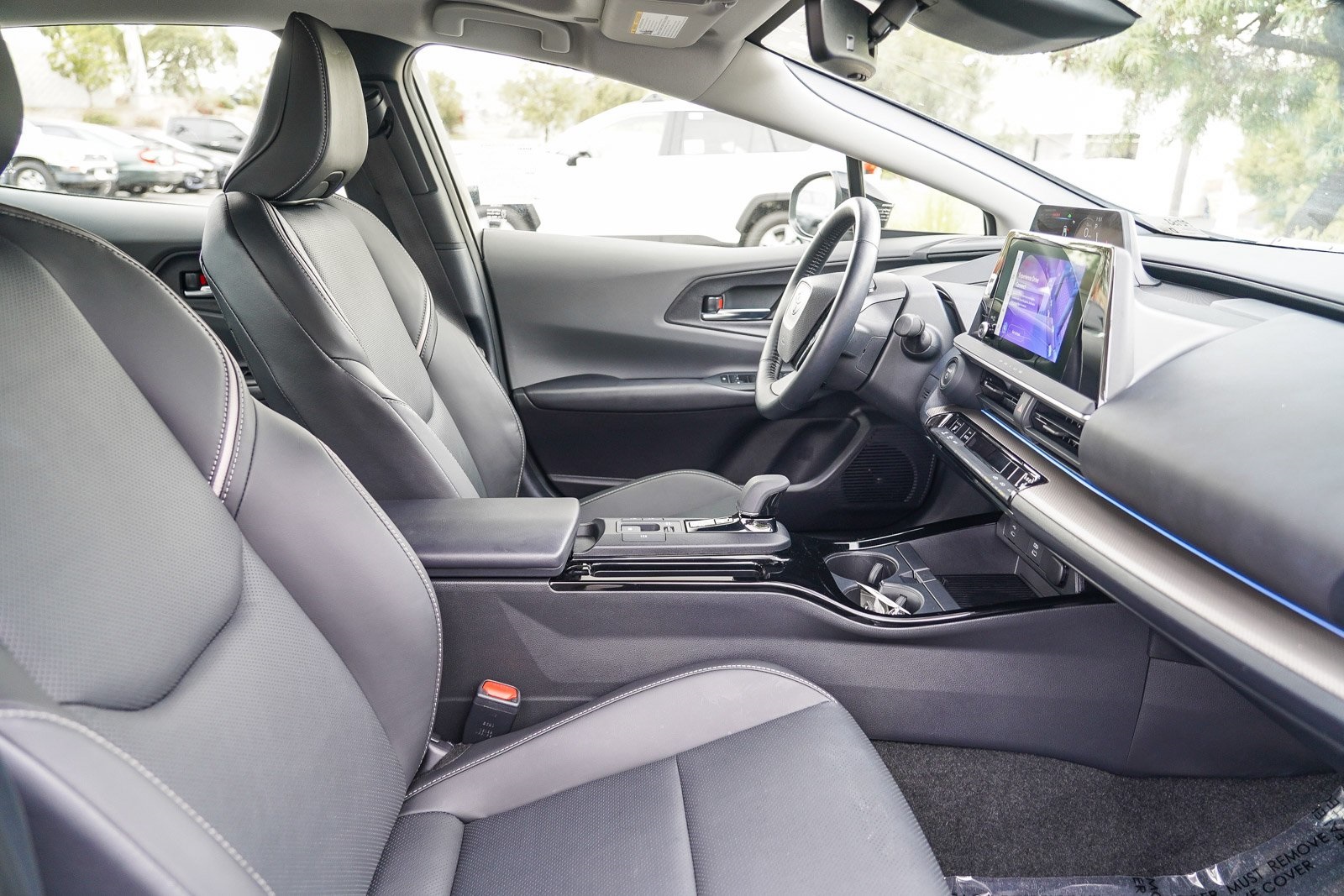 2024 Toyota Prius XLE photo 16