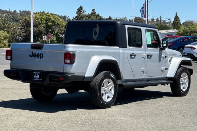2023 Jeep Gladiator Sport photo 4