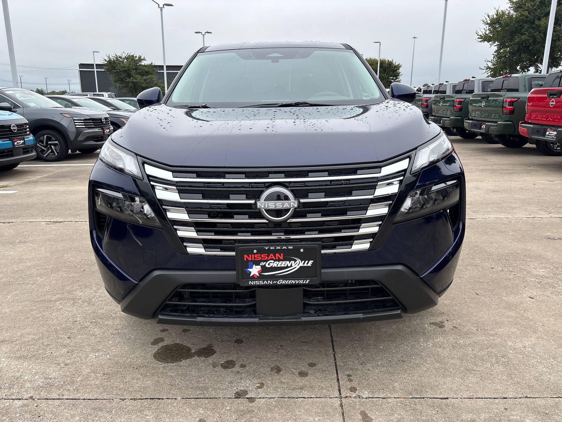 2026 Nissan Rogue SV photo 4