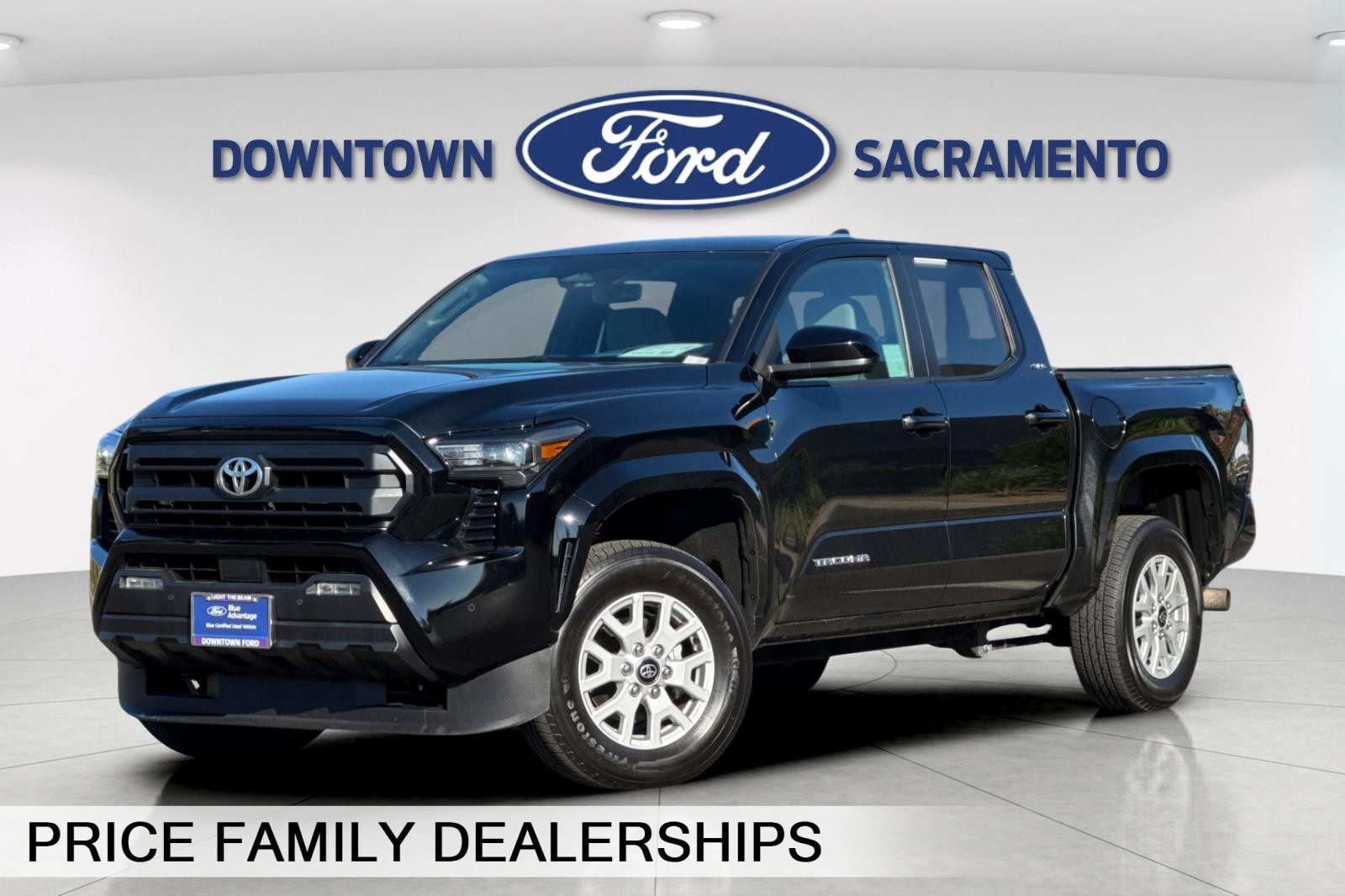 2024 Toyota Tacoma SR5's photo