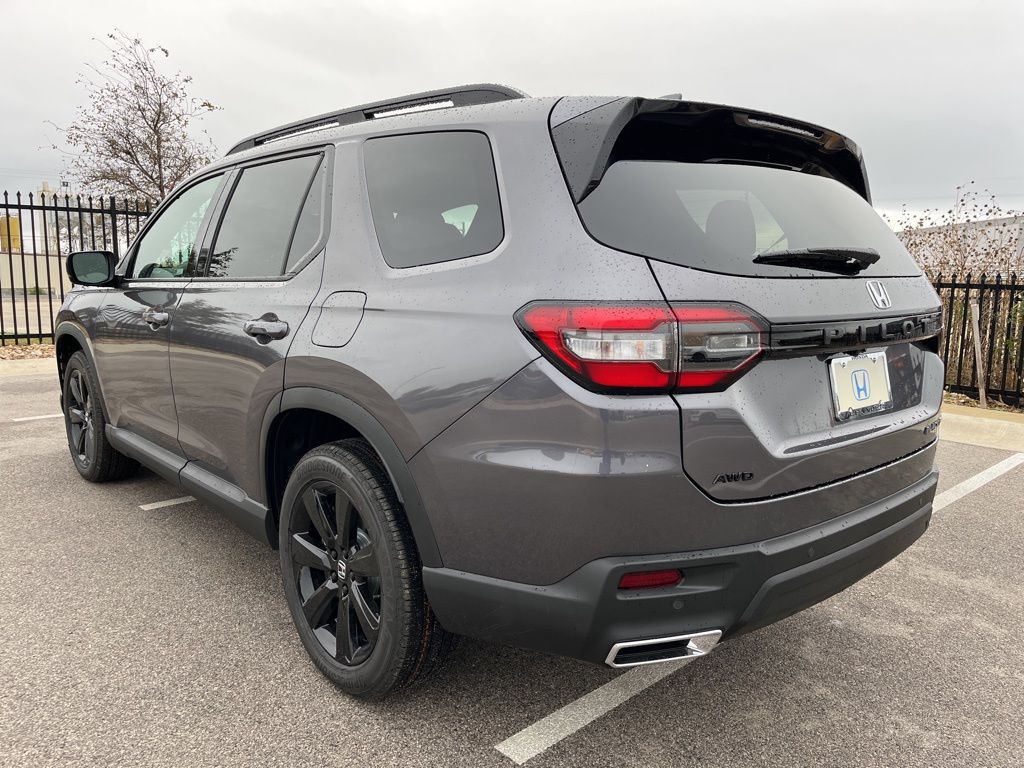 2025 Honda Pilot Black Edition photo 3
