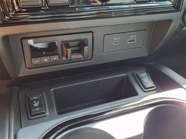 2023 Nissan Titan PRO-4X photo 14
