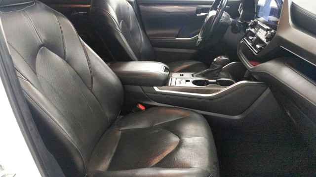 Used 2021 Blizzard Pearl Toyota Hybrid Limited image 33