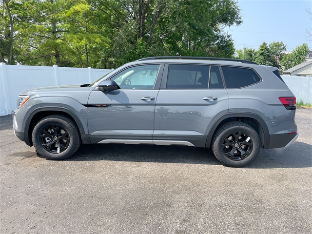 2025 Volkswagen Atlas Peak Edition SE photo 20