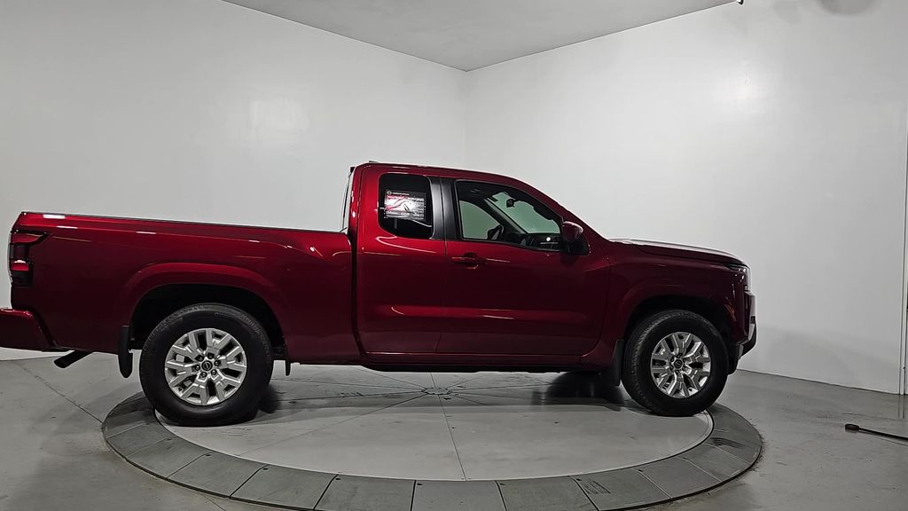 2024 Nissan Frontier SV photo 6