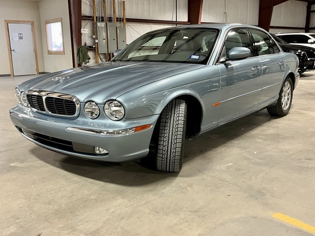 2004 Jaguar XJ 8 Base photo 3