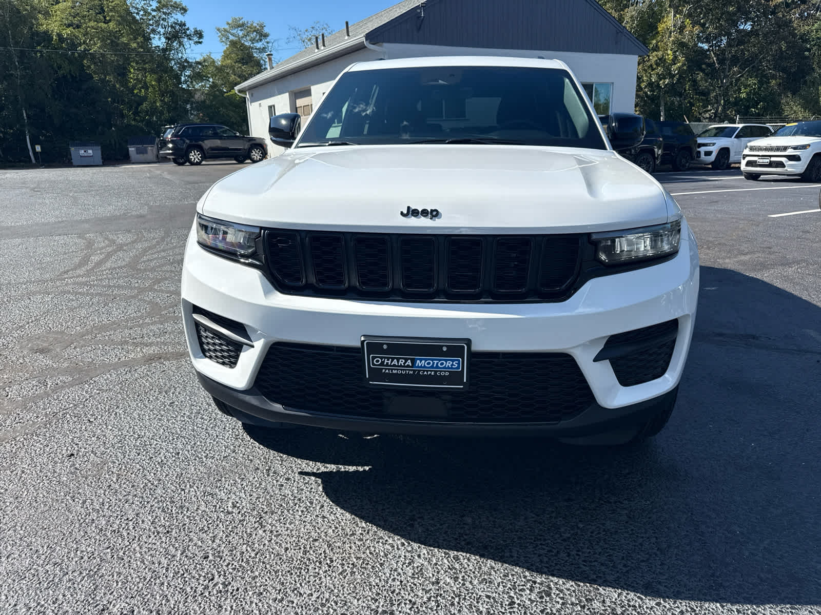 2025 Jeep Grand Cherokee Altitude photo 8