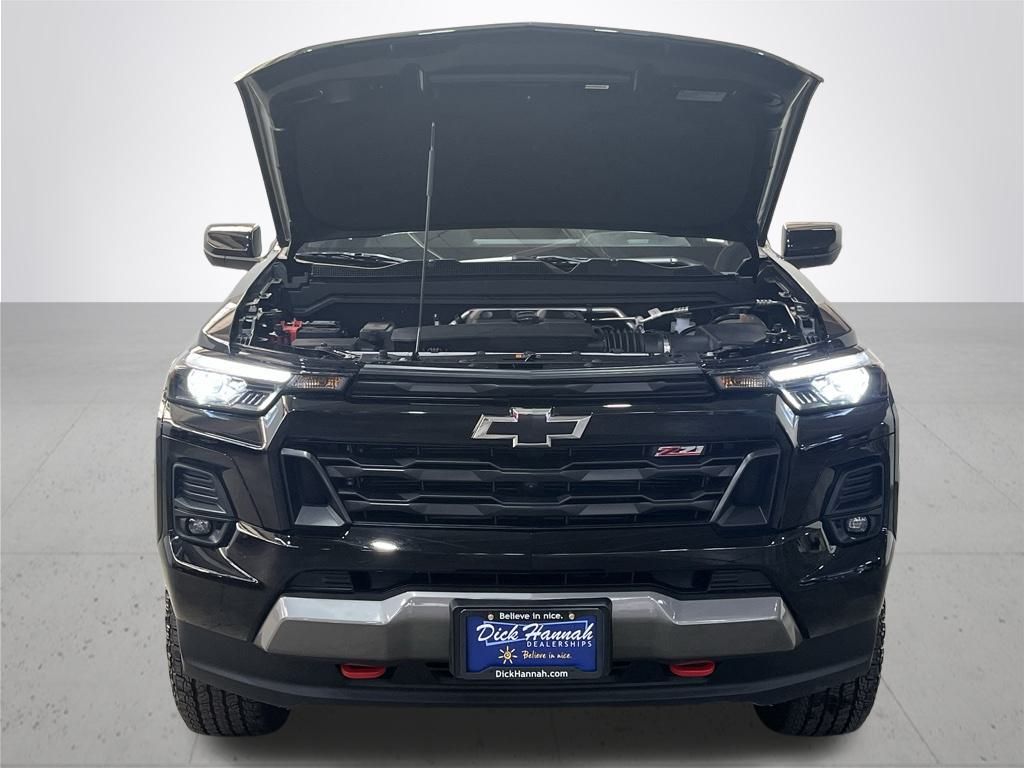 2024 Chevrolet Colorado Z71 photo 4