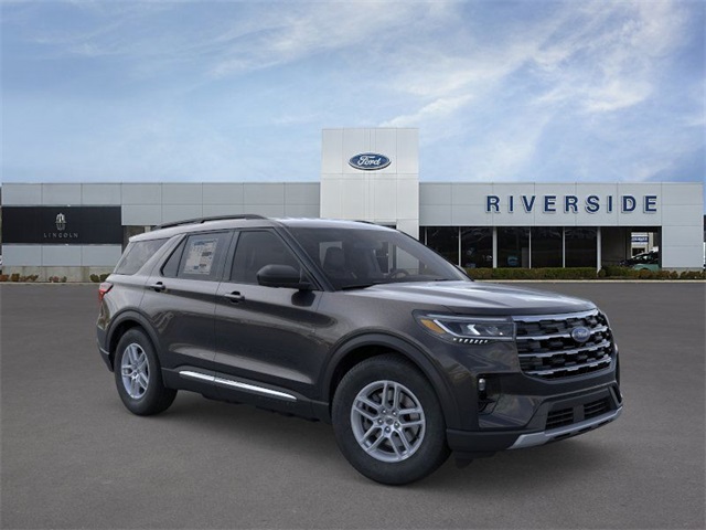 2025 Ford Explorer photo 6