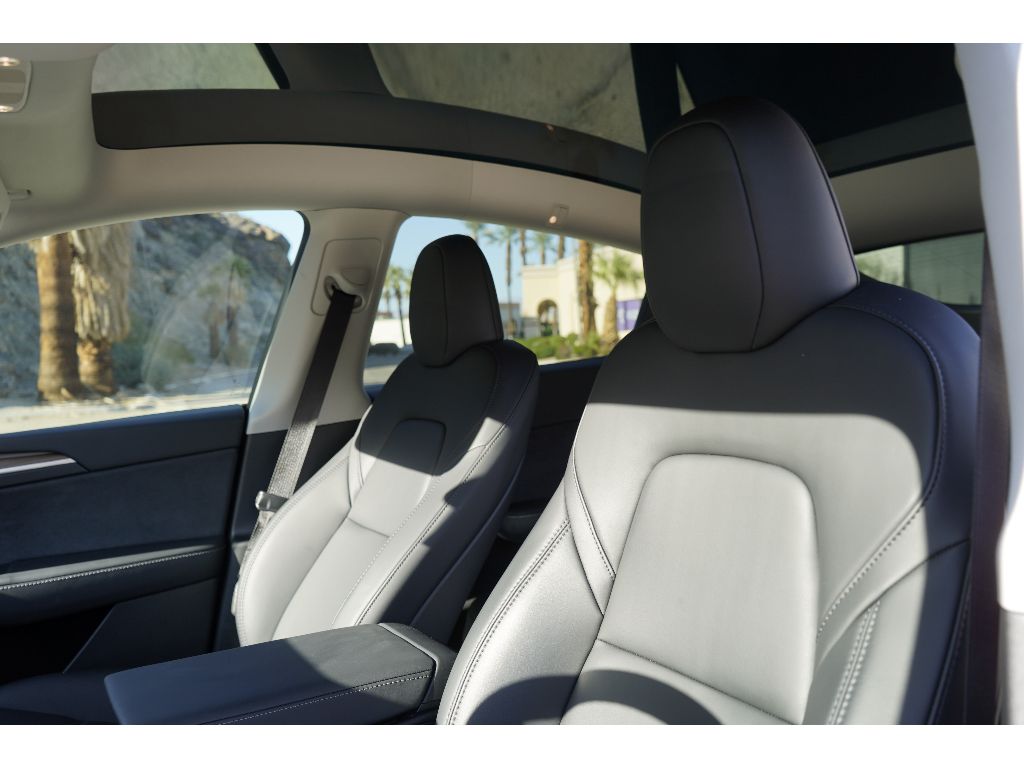 2023 Tesla Model Y Long Range photo 14