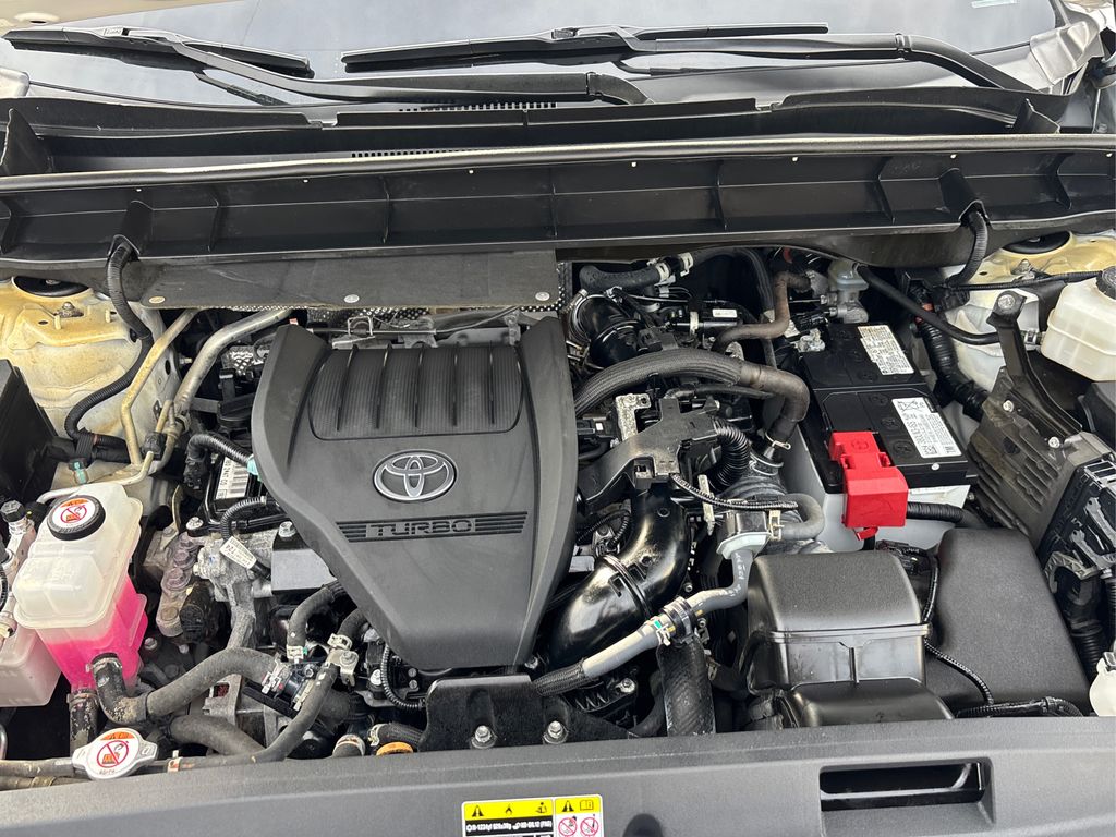 2023 Toyota Highlander L photo 13