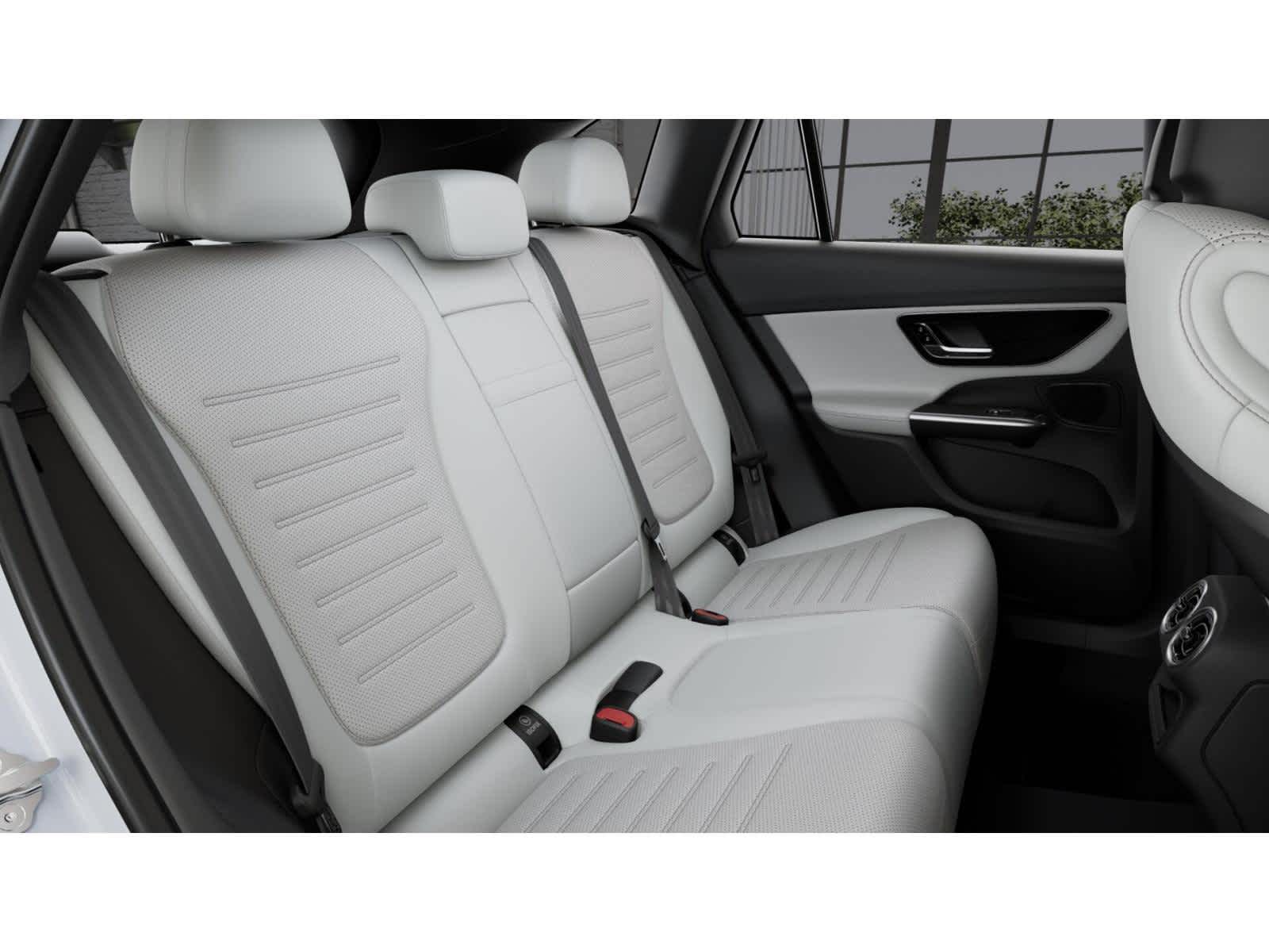 2025 Mercedes Benz GLC 4MATIC photo 4