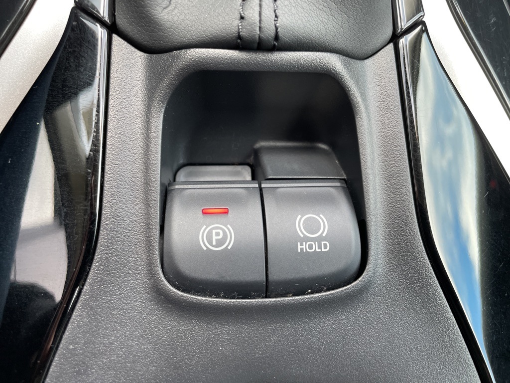 2022 Toyota Corolla Hybrid LE photo 16