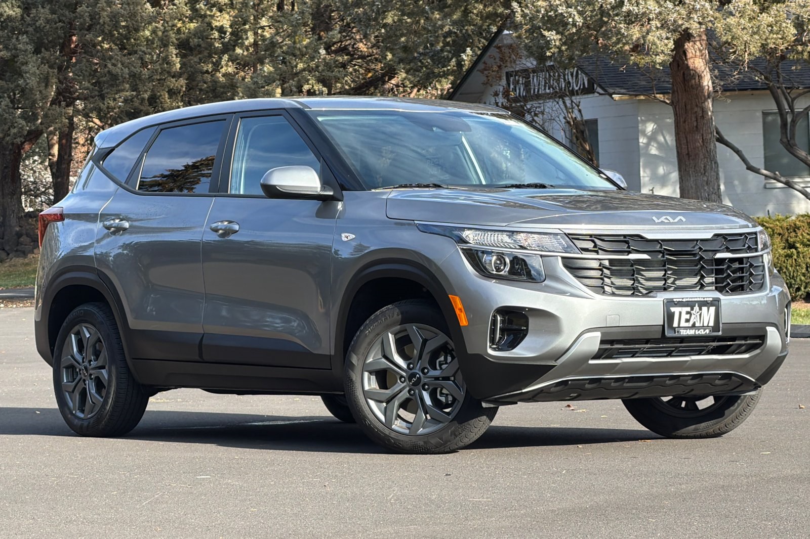 2026 Kia Seltos LX photo 2