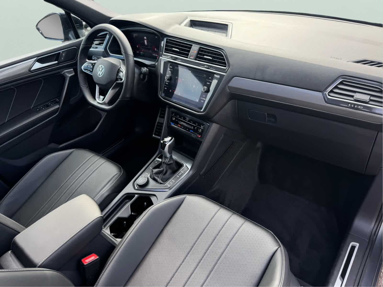2023 Volkswagen Tiguan SE R-Line Black photo 43