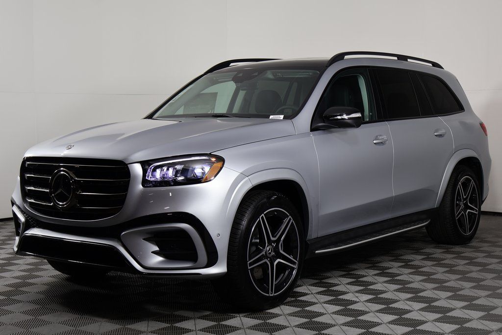 2026 Mercedes-Benz GLS Base's photo