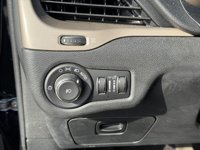 2017 Jeep Cherokee Limited photo 15