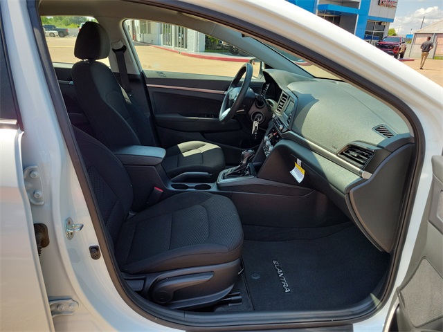 2020 Hyundai Elantra SE photo 14