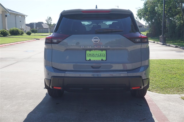 2026 Nissan Rogue SV photo 3