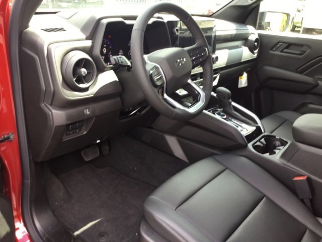 2026 Chevrolet Colorado Trail Boss photo 13