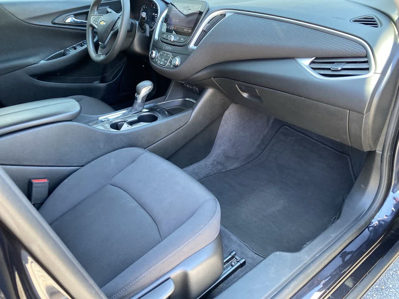 2023 Chevrolet Malibu 1LT photo 4