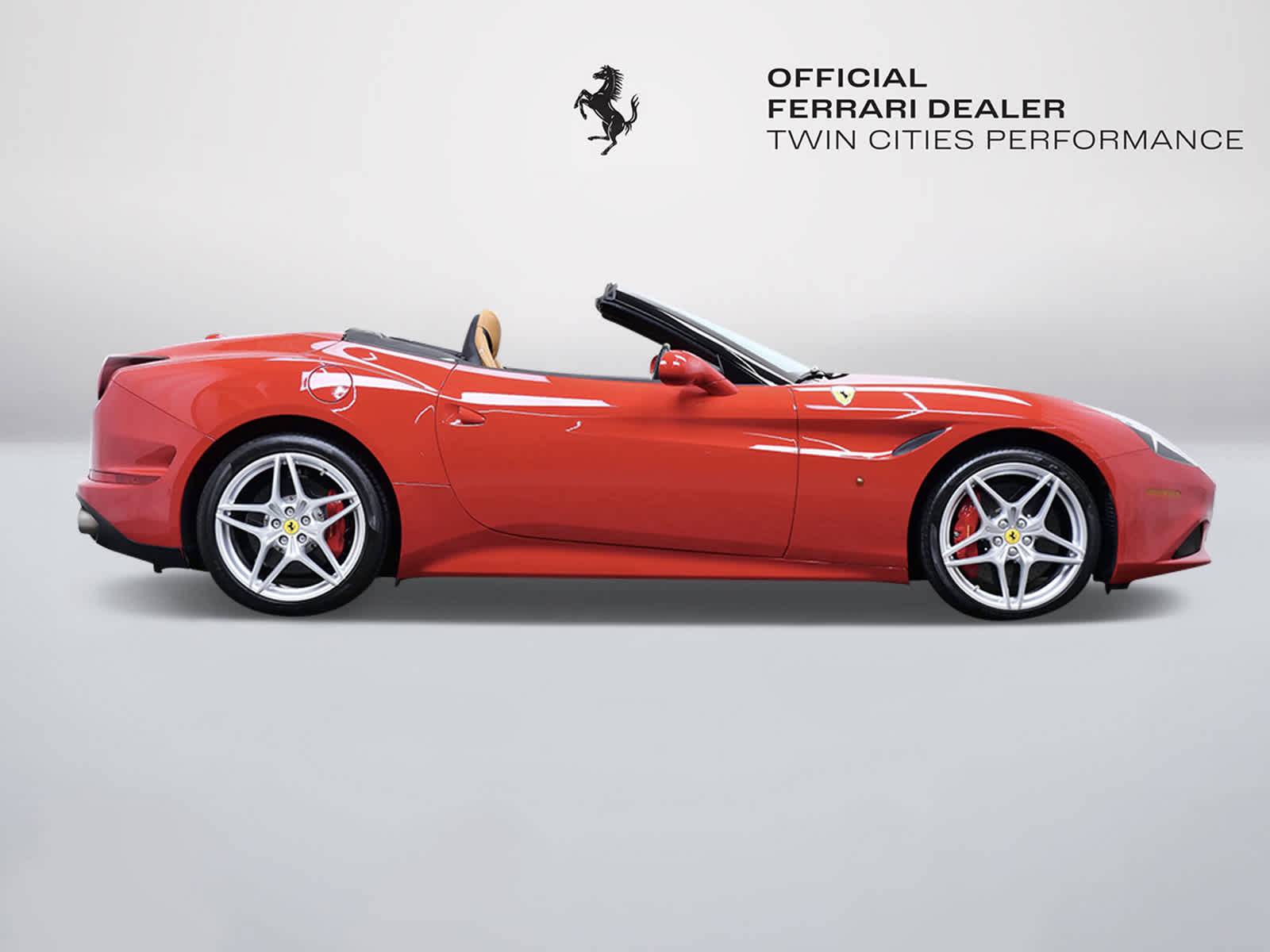 2017 Ferrari California T photo 9