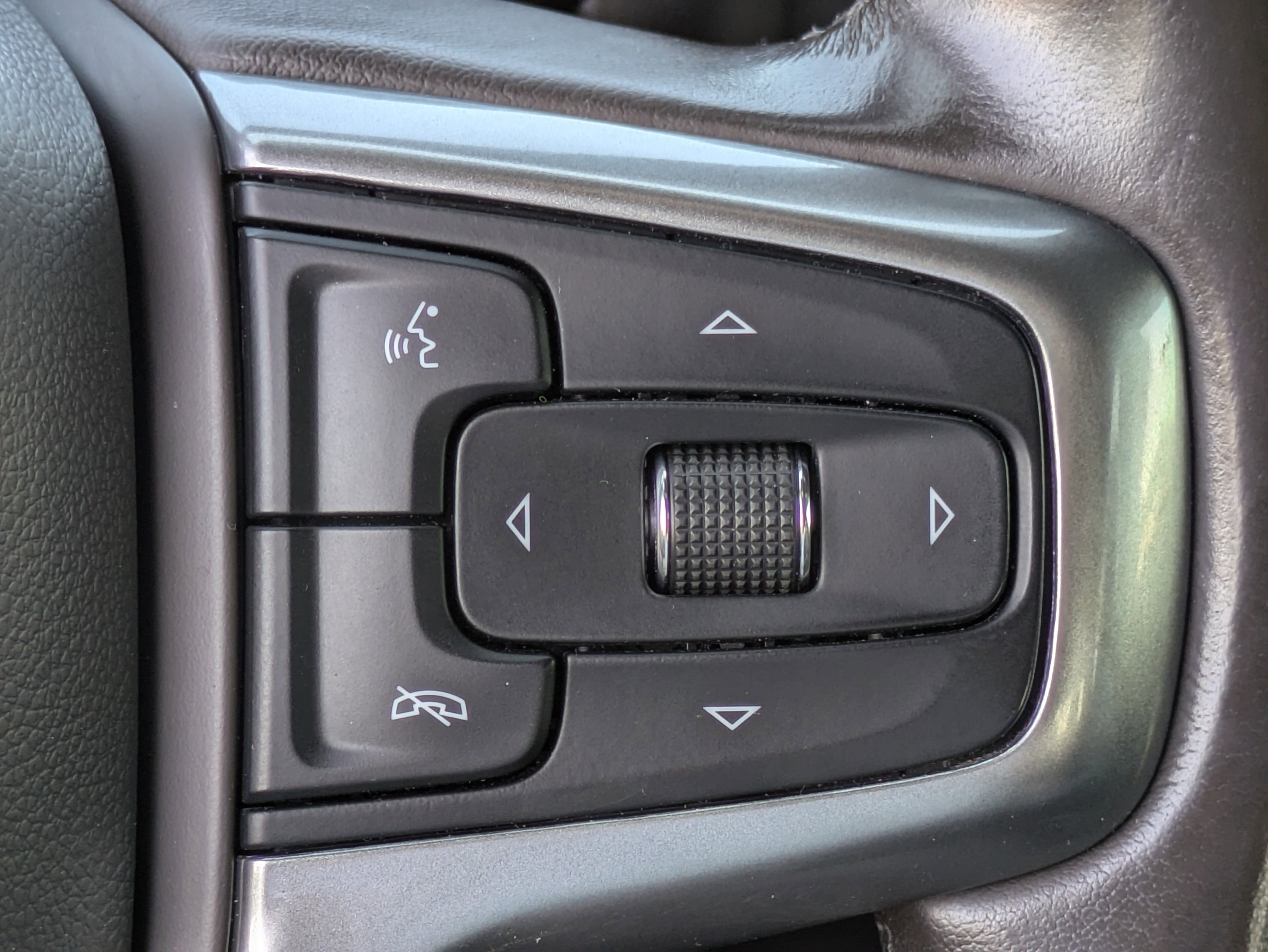 2020 Chevrolet Silverado 1500 LTZ photo 4