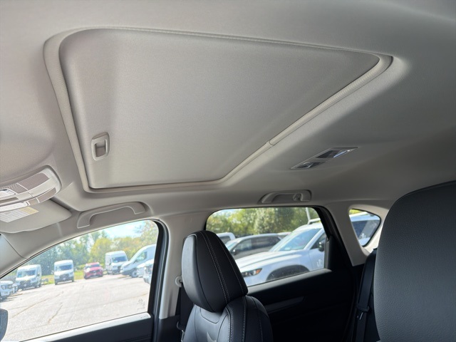 2025 Mazda CX-5 2.5 S Preferred photo 11