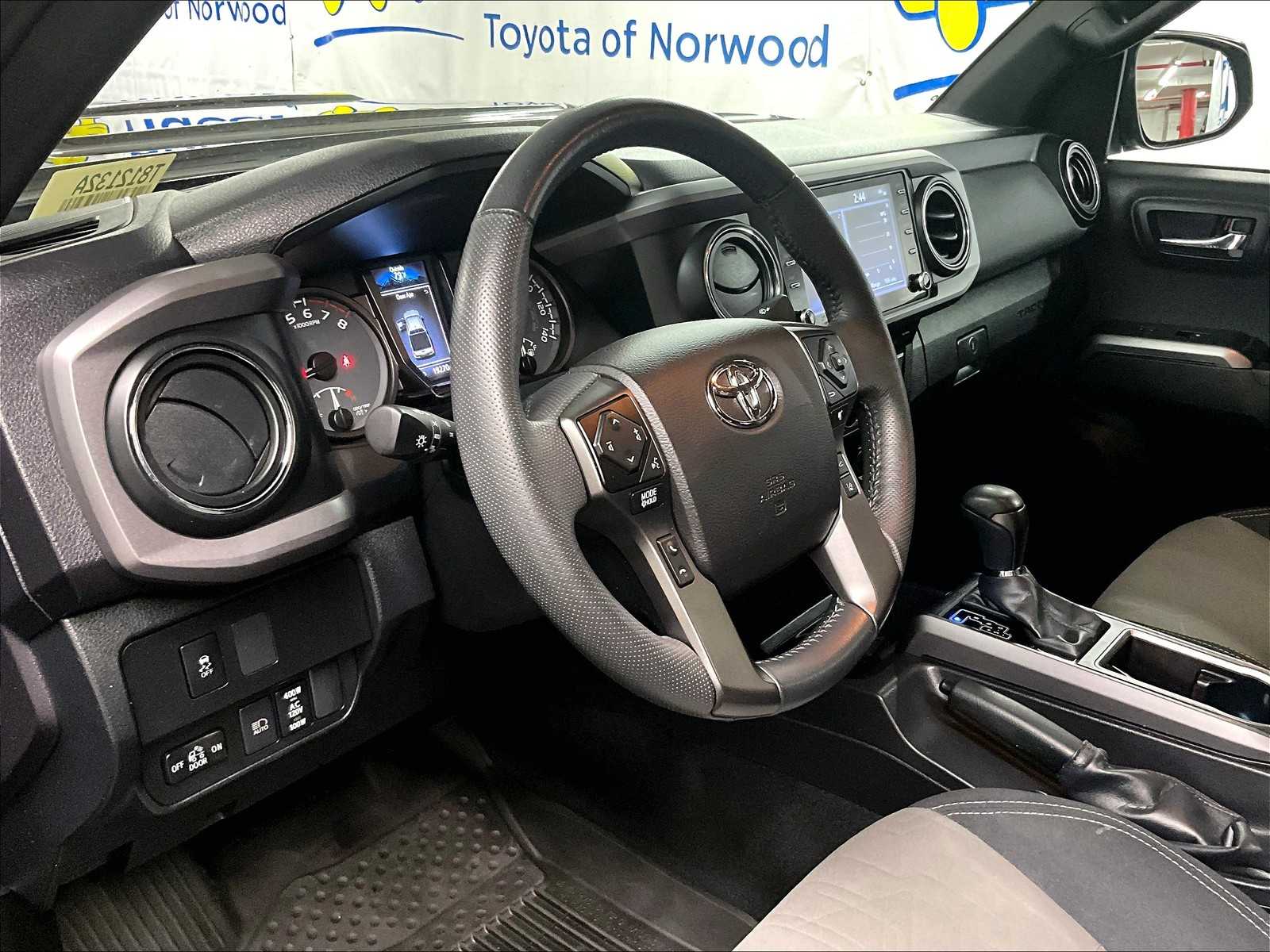 2022 Toyota Tacoma TRD Sport photo 8