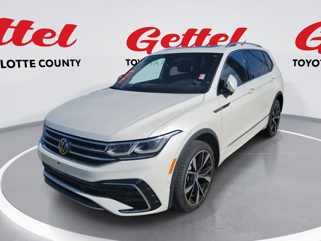 2022 Volkswagen Tiguan SEL R-LINE's photo