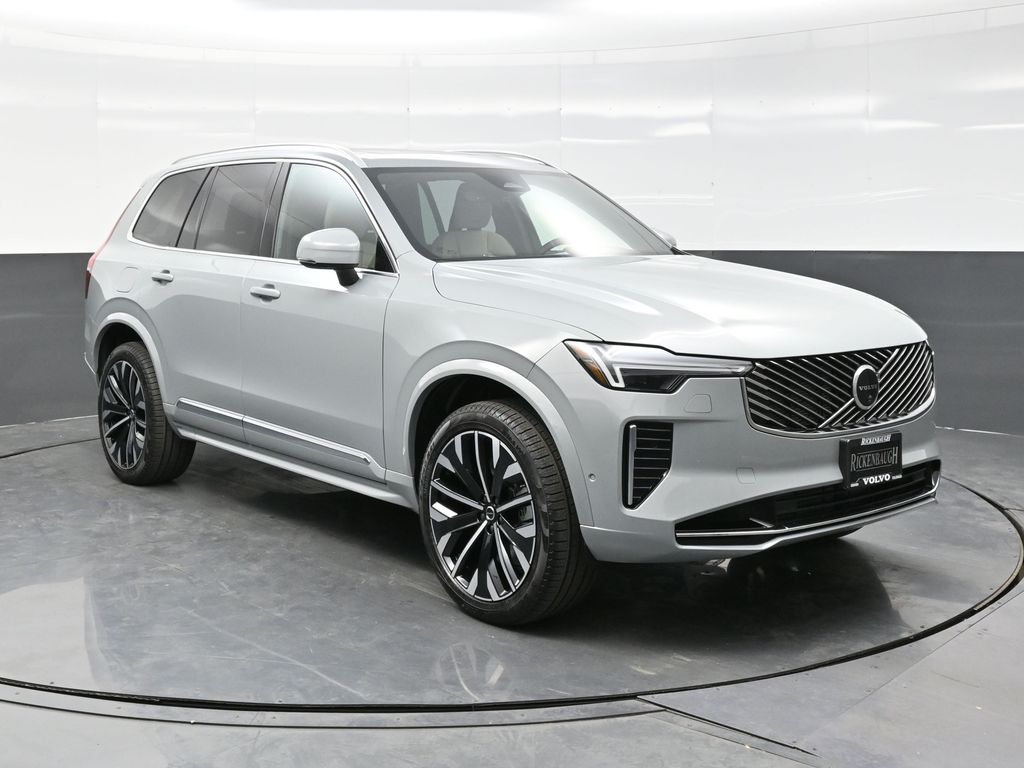 2026 Volvo XC90 Plus's photo