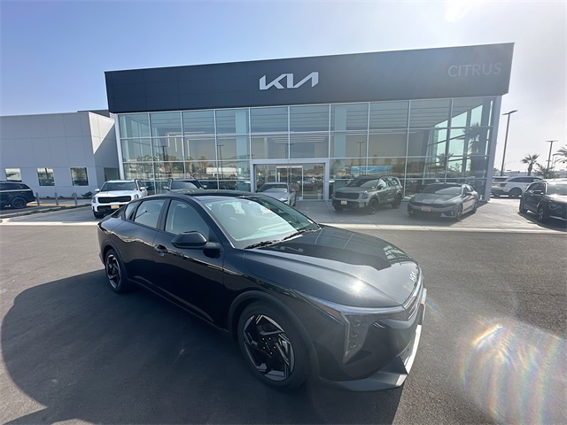 2025 Kia K4 EX's photo