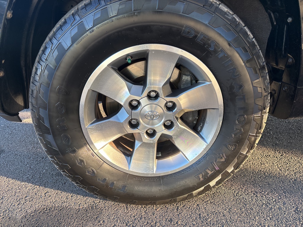 2011 Toyota 4Runner SR5 photo 25