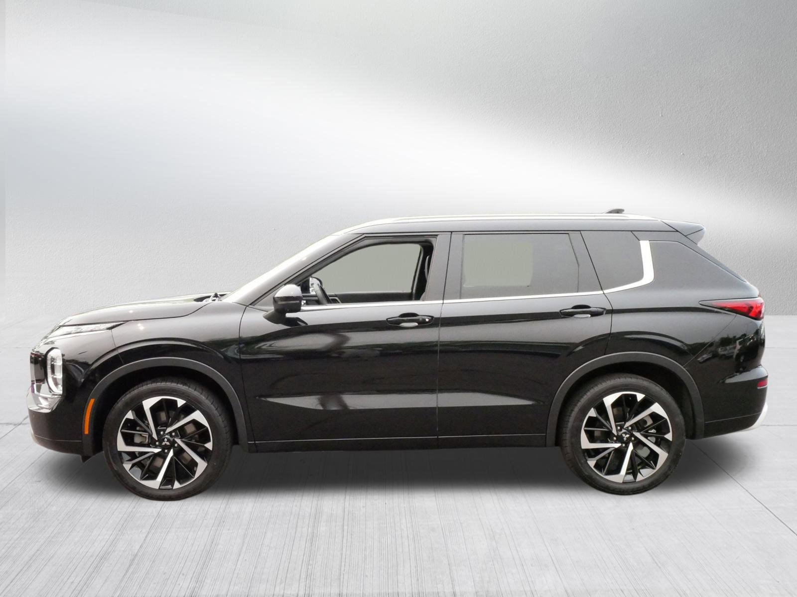 2022 Mitsubishi Outlander SEL photo 4