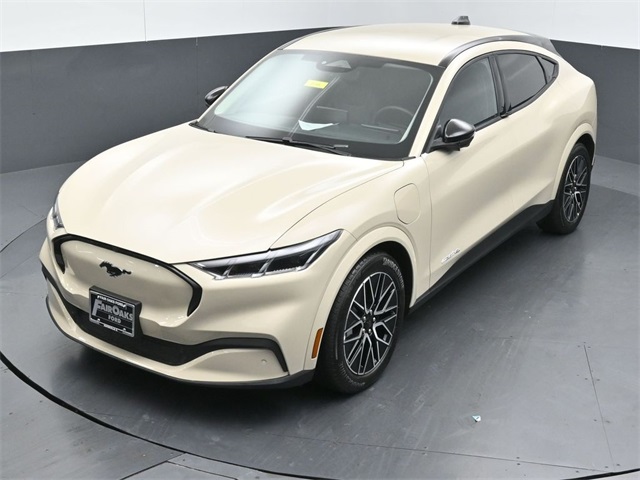 2025 FORD MUSTANG MACH-E - Image 43