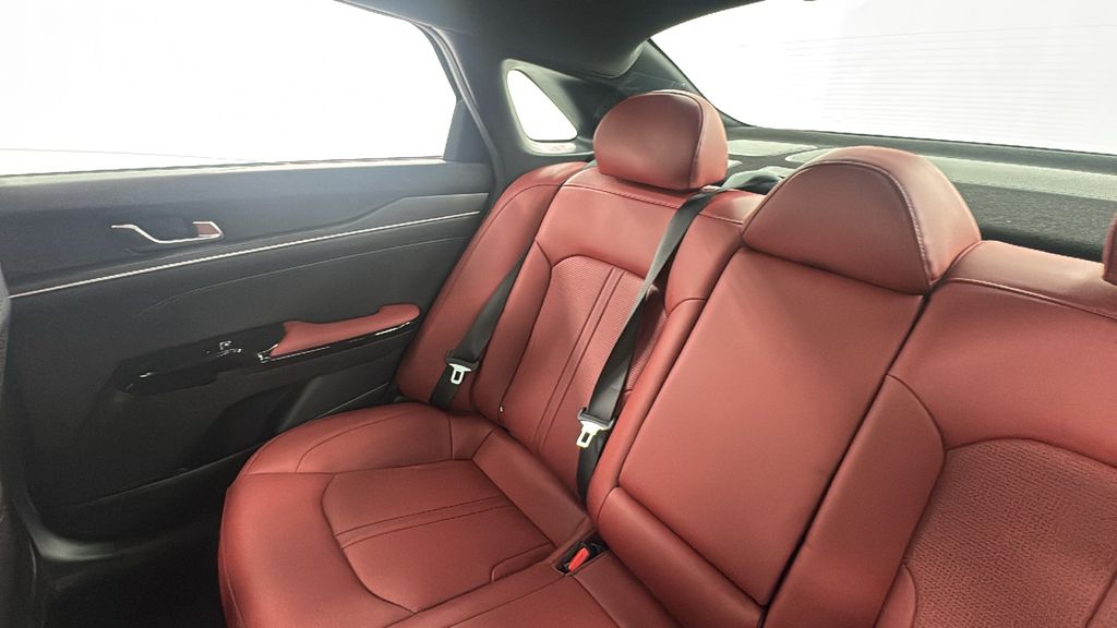 2026 Kia K5 GT-Line photo 14