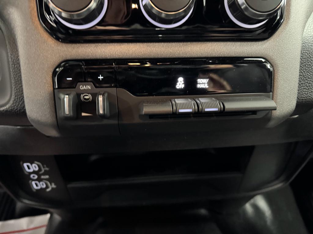 2025 Ram 2500 Tradesman photo 6