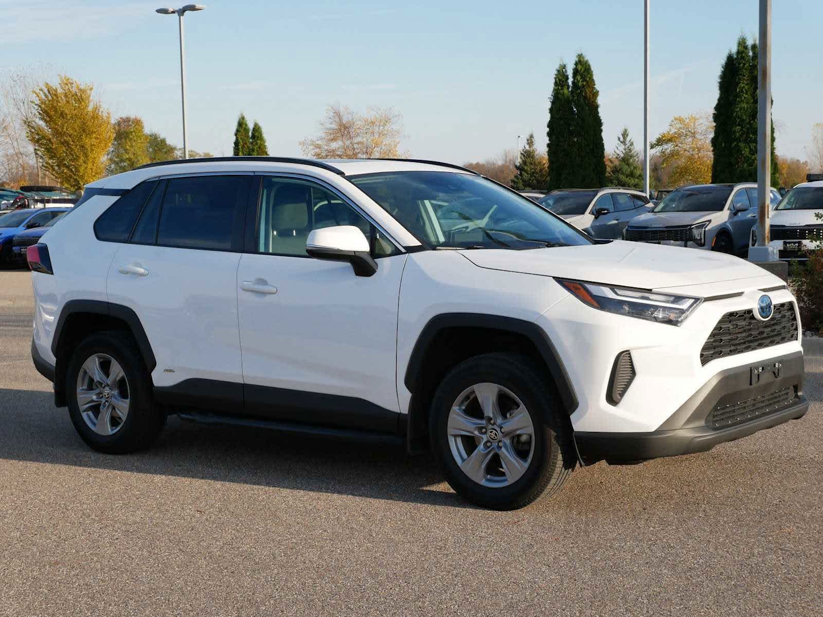 2022 Toyota RAV4 XLE's photo