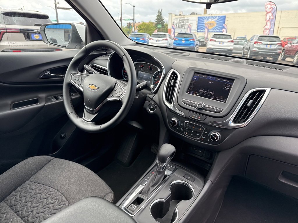 2024 Chevrolet Equinox LT photo 33