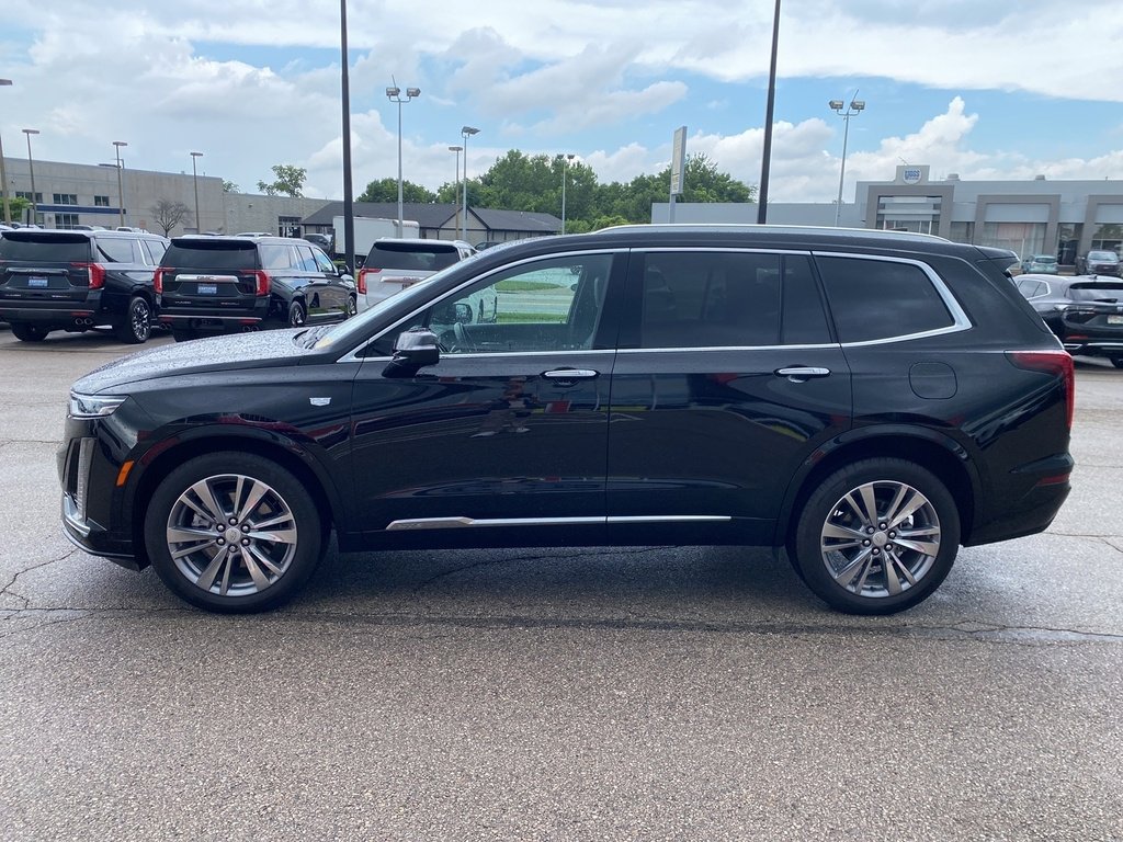 2025 Cadillac XT6 Premium Luxury photo 2