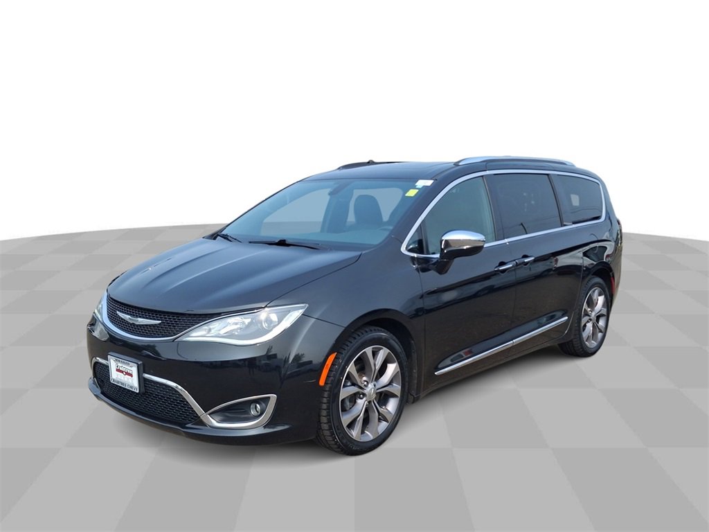 2020 Chrysler Pacifica Limited's photo