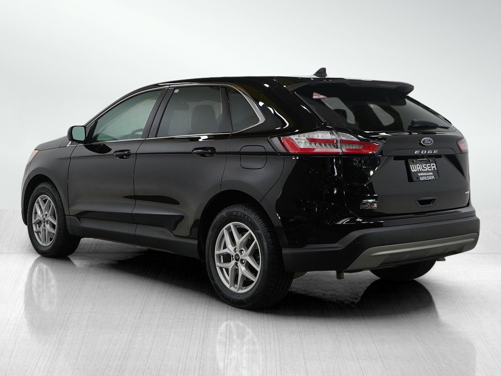 2024 Ford Edge SEL photo 3
