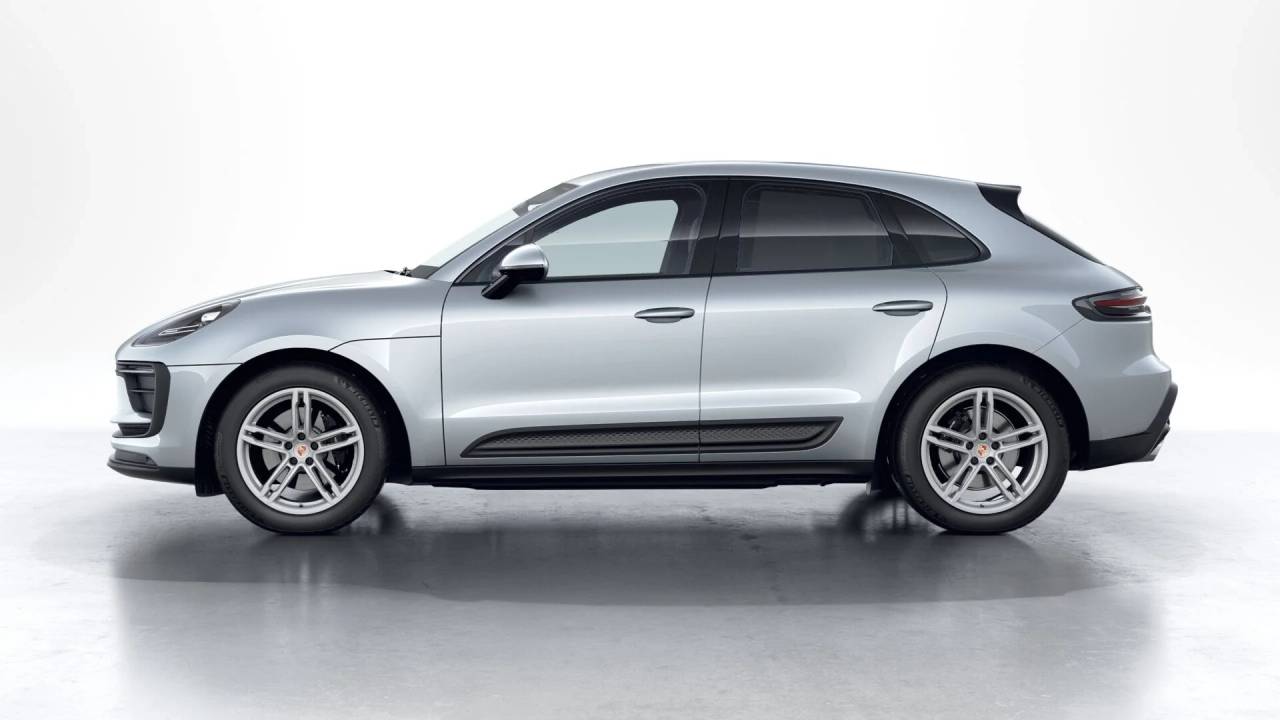 2026 Porsche Macan T photo 2