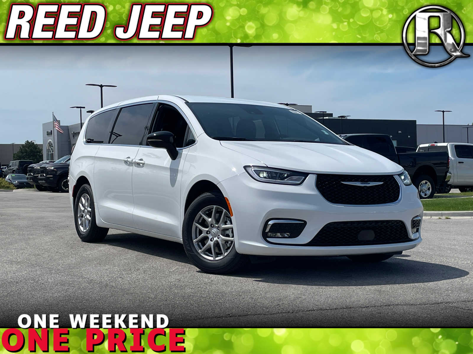 2026 Chrysler Pacifica Select's photo