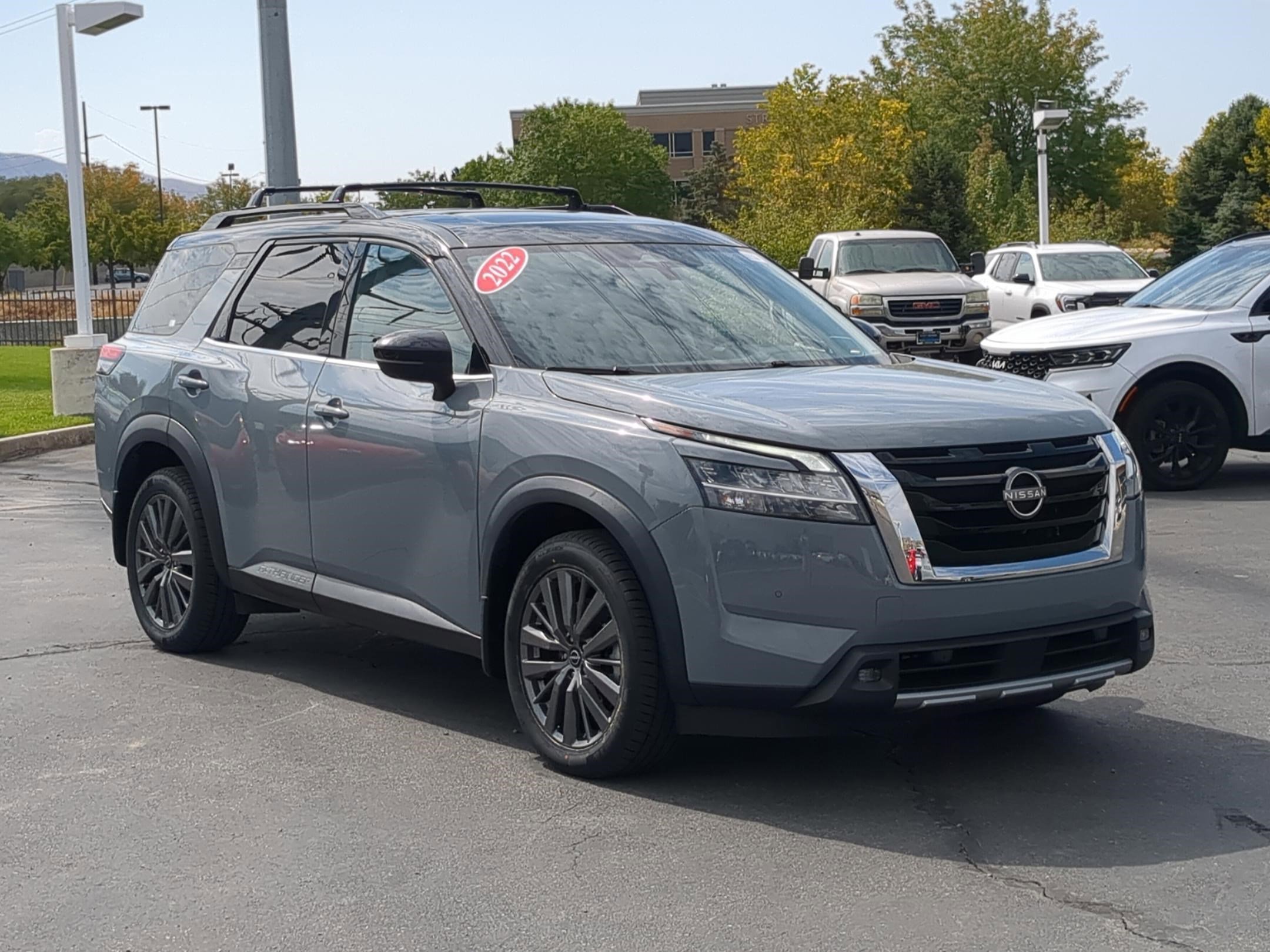 2022 Nissan Pathfinder SL photo 7