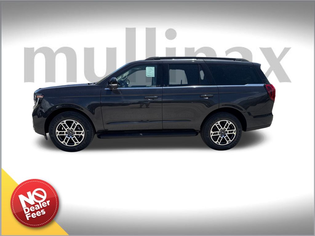2025 Ford Expedition photo 2