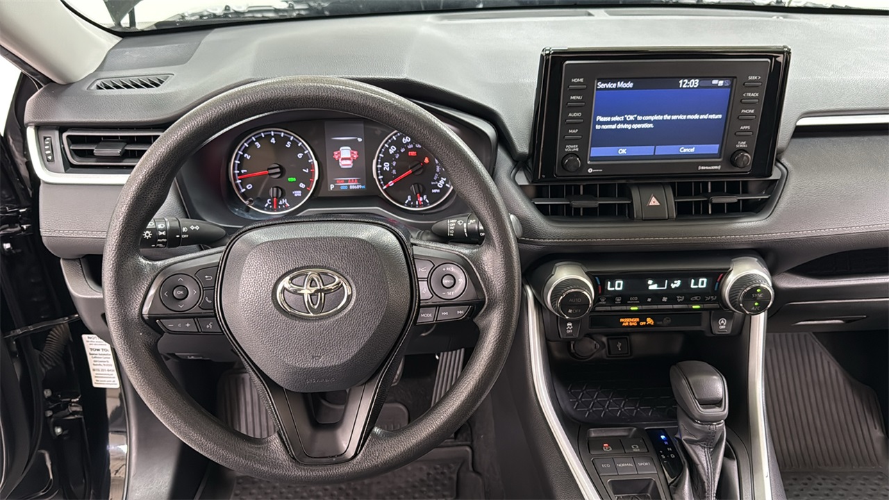 2021 Toyota RAV4 XLE photo 9